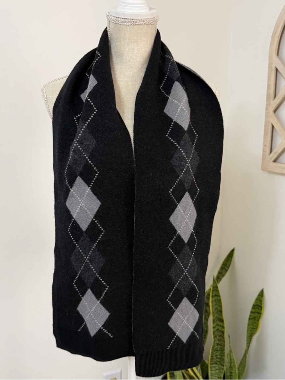 Banana Republic 100% Wool Scarf